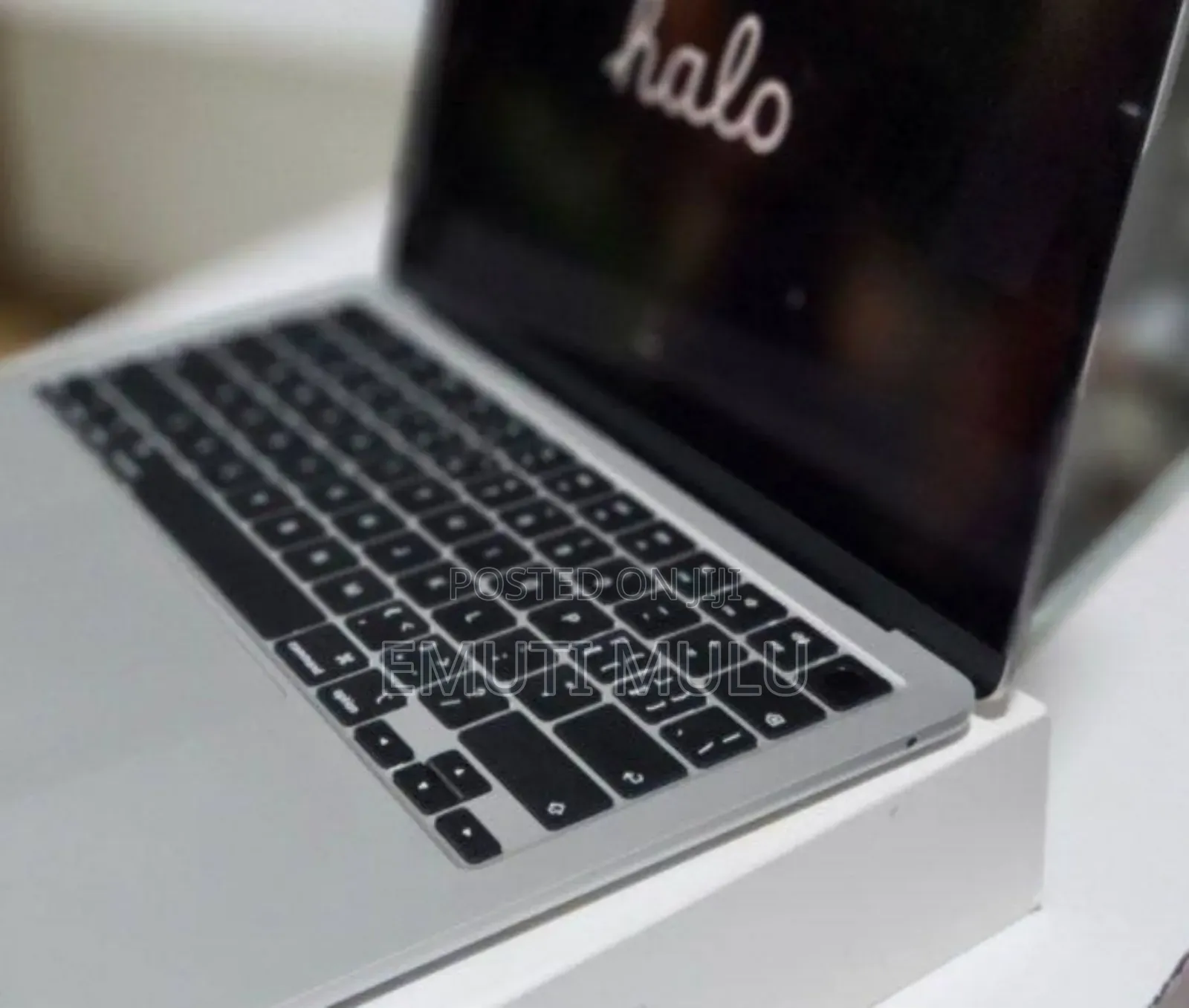 New Apple MacBook Air 2025 M4 13-inch 16GB Intel Core i7 SSD 512GB