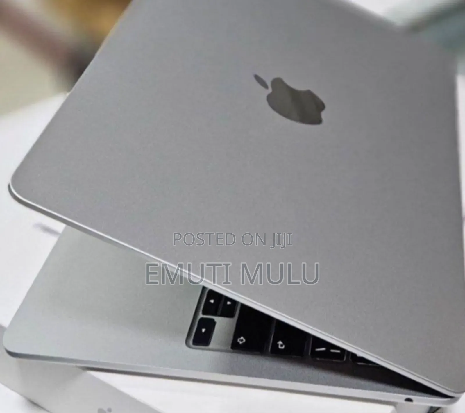 New Apple MacBook Air 2025 M4 13-inch 16GB Intel Core i7 SSD 512GB