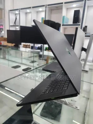 Laptop Razer Blade Advanced 32GB Intel Core i7 SSD 512GB