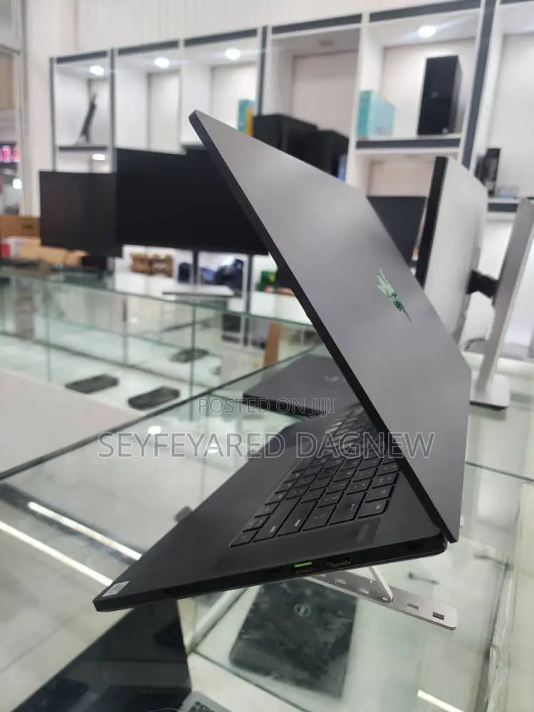 Laptop Razer Blade Advanced 32GB Intel Core i7 SSD 512GB