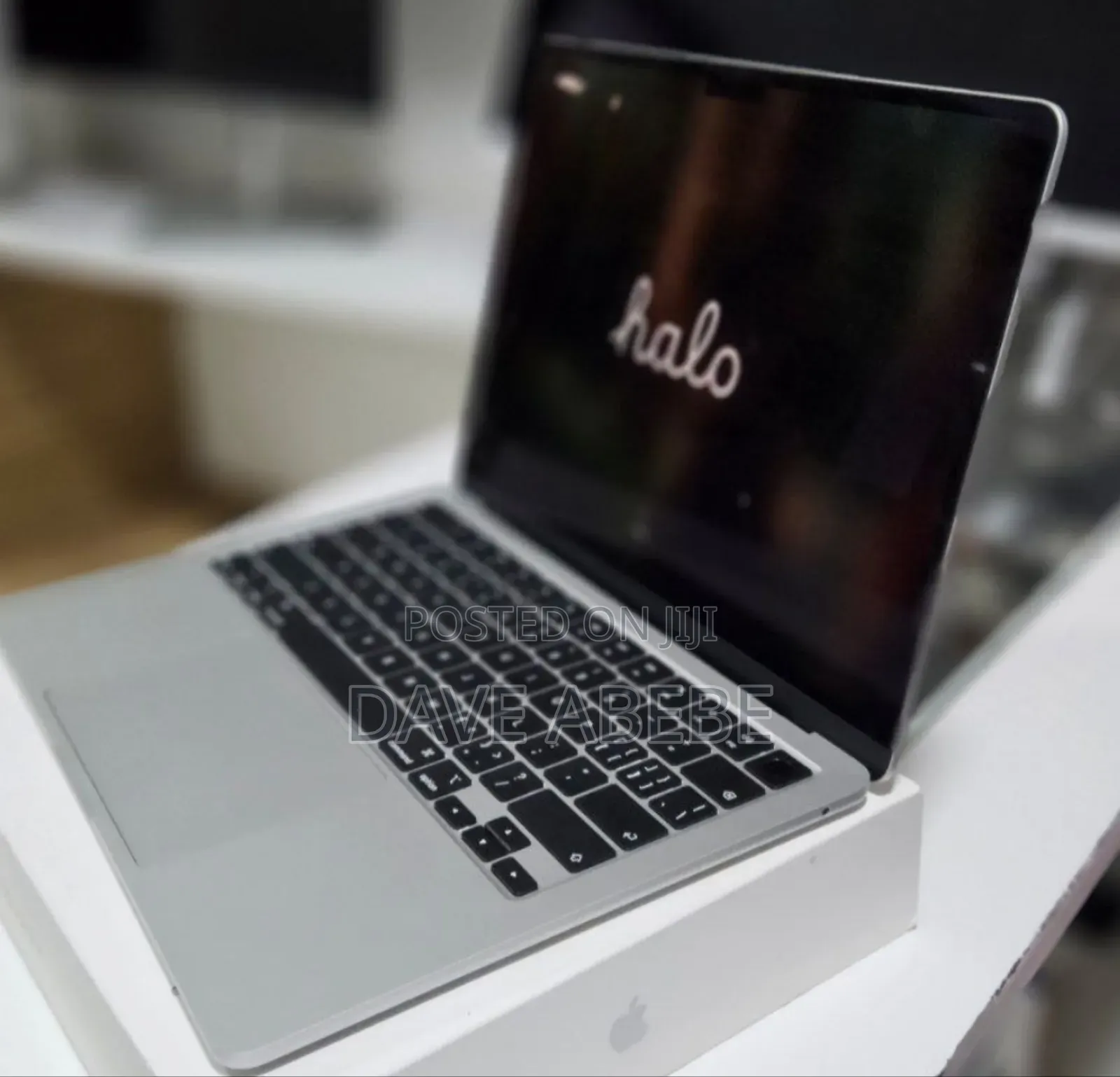 New Laptop Apple MacBook Air 2025 M4 13-inch 8GB Apple M4 SSD 256GB
