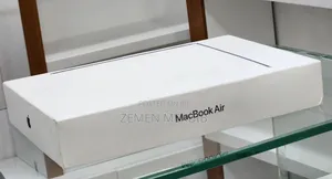 New Laptop Apple MacBook Air 2025 M4 15-inch 16GB SSD 256GB
