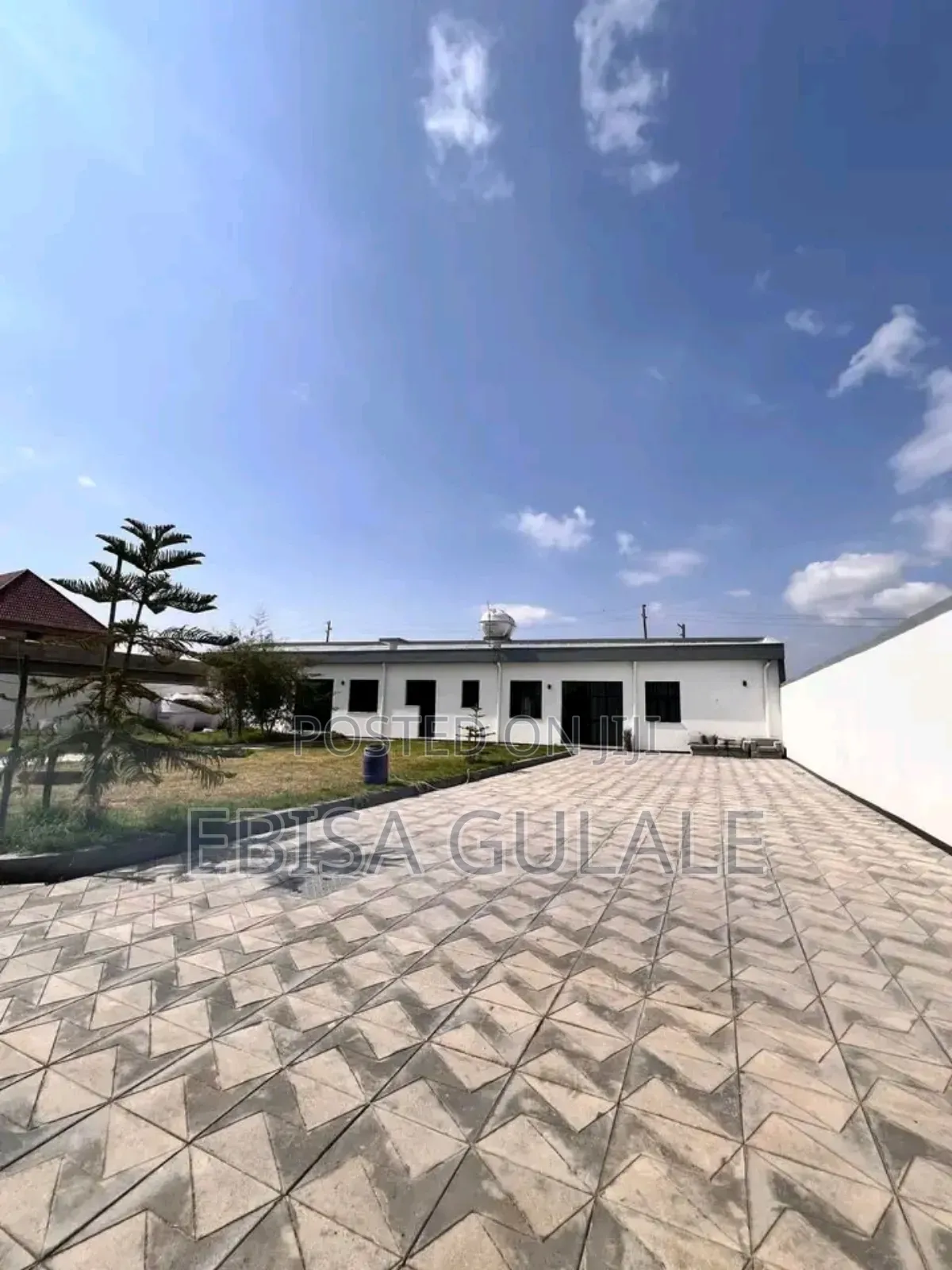 Furnished 4bdrm Farm House in Yeka for sale