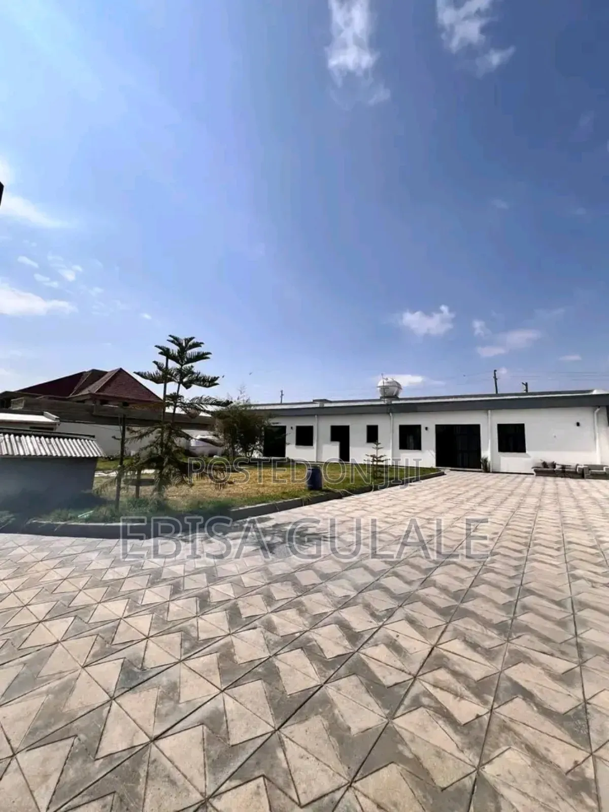 Furnished 4bdrm Farm House in Yeka for sale