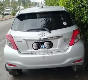 Toyota Yaris 2013 Silver