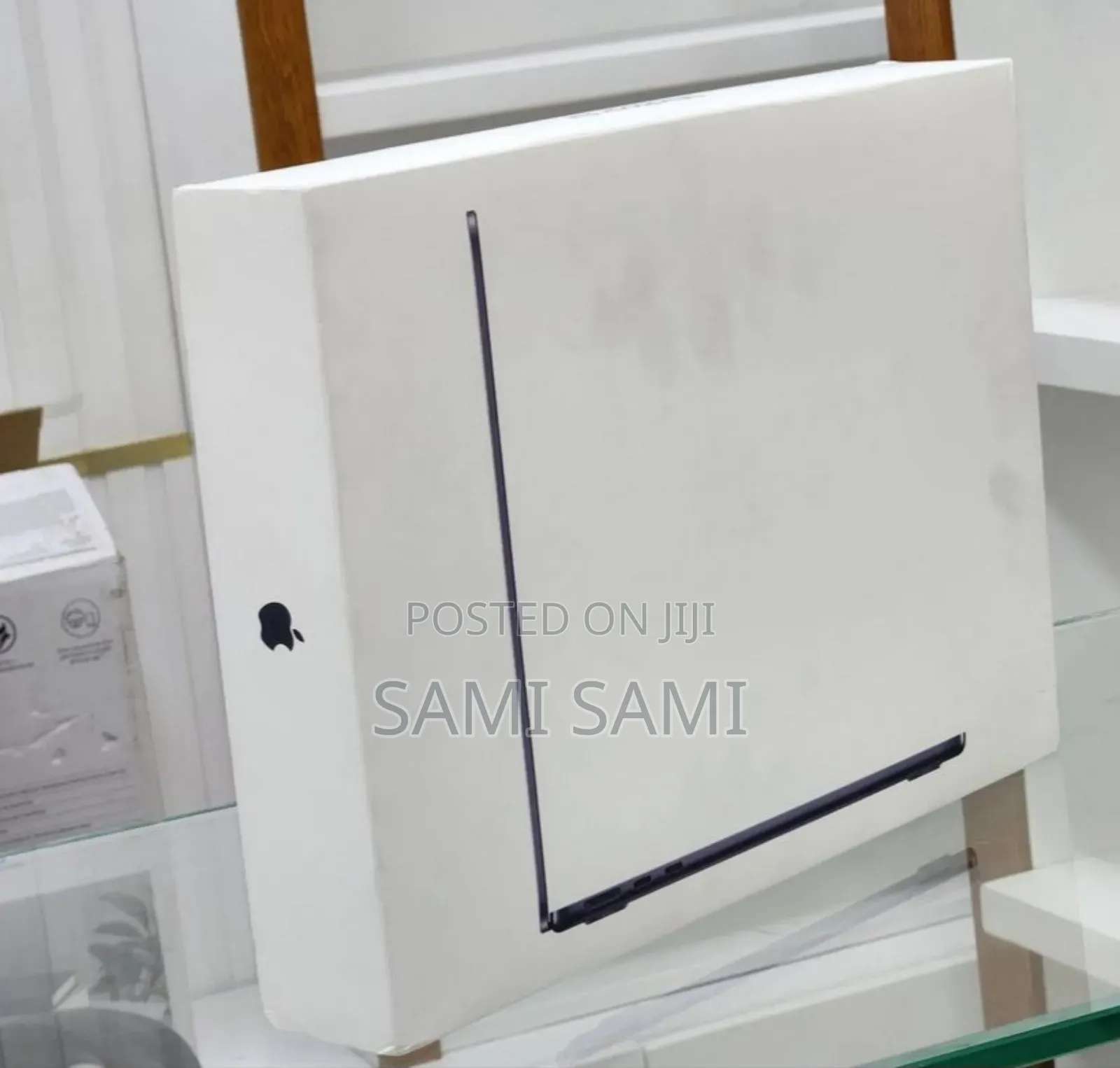 New Laptop Apple MacBook Air 2025 M4 13-inch 16GB Apple M4 SSD 256GB