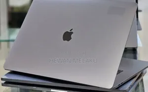 New Laptop Apple MacBook Pro 2017 16GB Intel Core i7 SSD 512GB