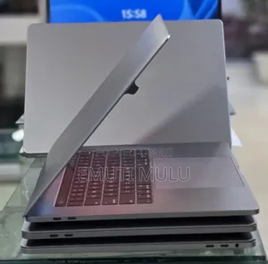 New Laptop Apple MacBook Pro 2017 16GB Intel Core i7 SSD 512GB