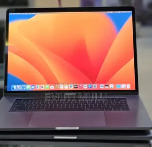 New Laptop Apple MacBook Pro 2017 16GB Intel Core i7 SSD 512GB