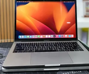 New Laptop Apple MacBook Pro 2017 8GB Intel Core i5 SSD 128GB