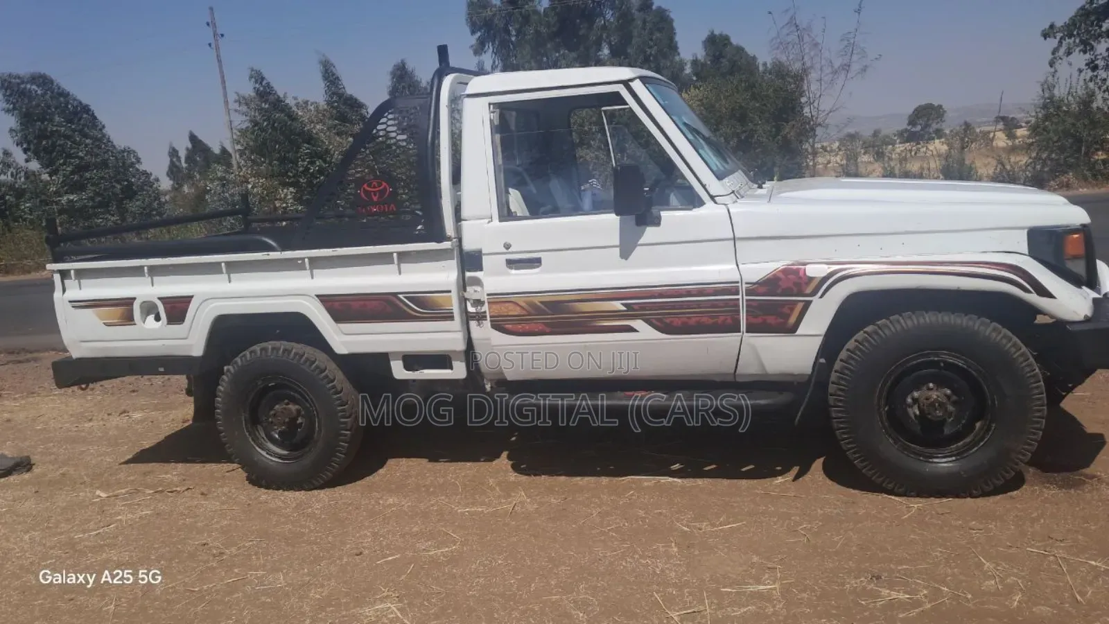 Toyota Land Cruiser 75 Pickup 1986 White