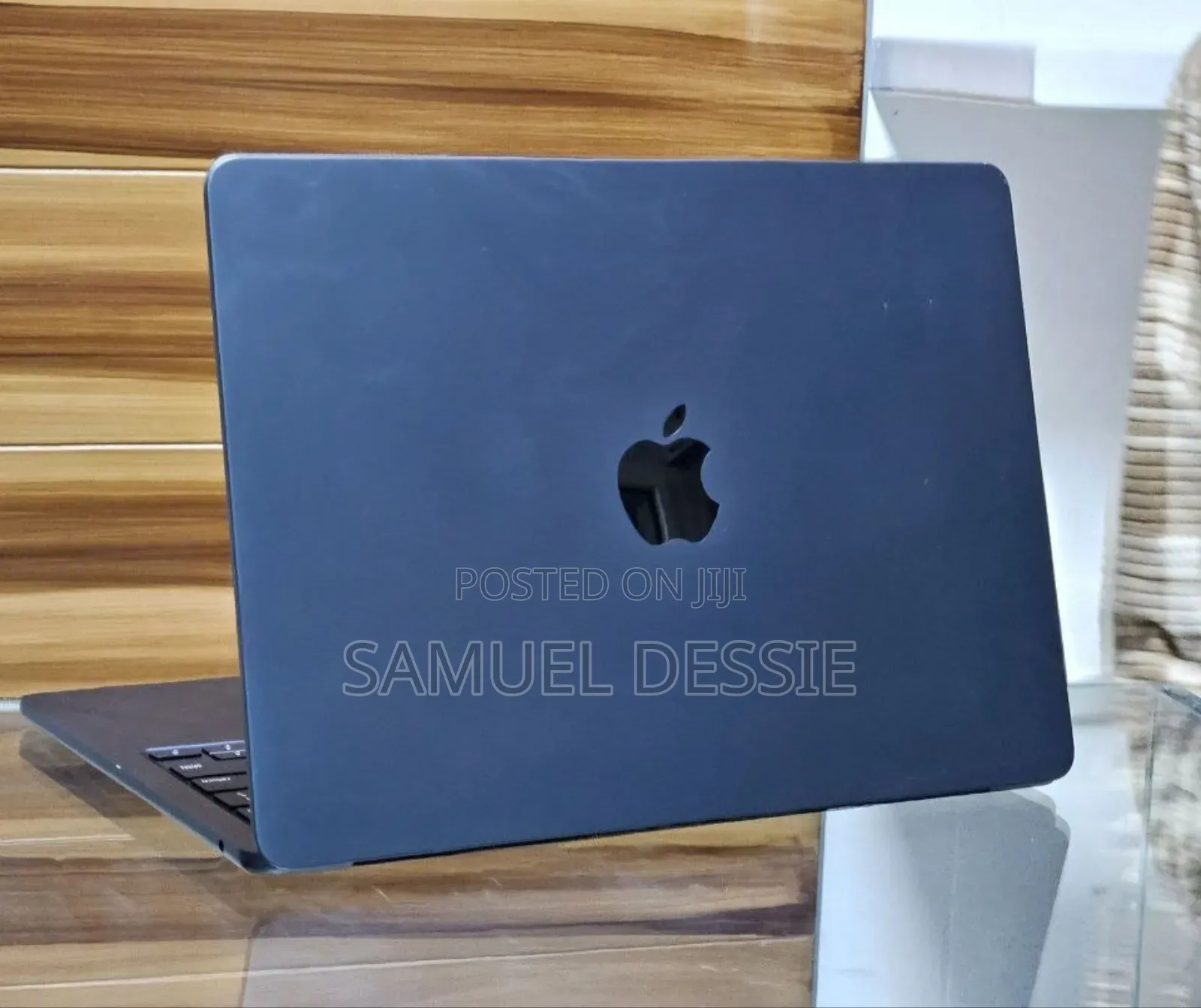 New Laptop Apple MacBook Air 2025 M4 13-inch 16GB Apple M4 SSD 256GB