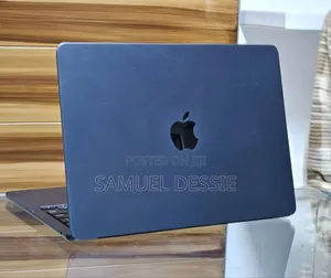 New Laptop Apple MacBook Air 2025 M4 13-inch 16GB Apple M4 SSD 256GB