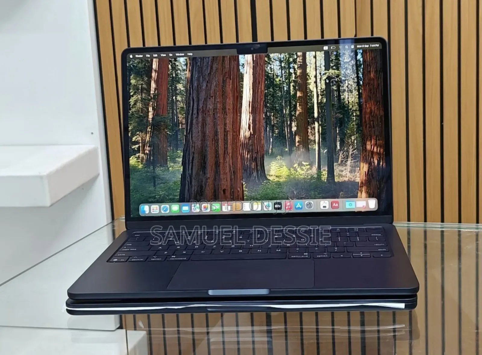 New Laptop Apple MacBook Air 2025 M4 13-inch 16GB Apple M4 SSD 256GB