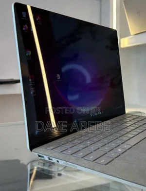 New Laptop Microsoft Surface Laptop 8GB Intel Core i5 SSD 256GB