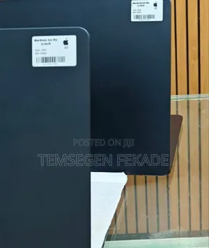 New Apple MacBook Air 2025 M4 13-inch 16GB Apple M4 Max SSD 256GB