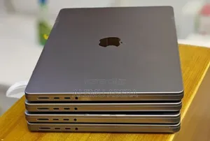 New Laptop Apple MacBook Pro M1 32GB Apple M1 Pro SSD 512GB