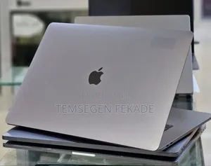 New Laptop Apple MacBook Pro 2017 16GB Intel Core i7 SSD 512GB