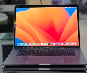 New Laptop Apple MacBook Pro 2017 16GB Intel Core i7 SSD 512GB
