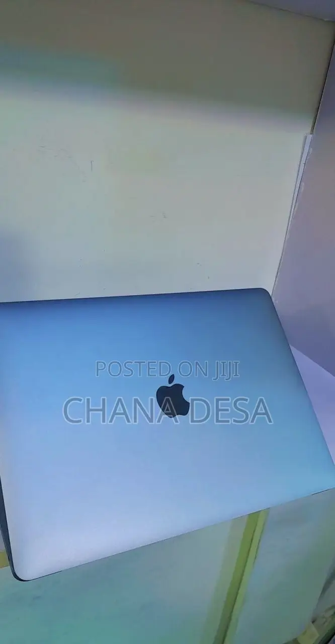 New Laptop Apple MacBook Pro M1 8GB Apple M1 Pro SSD 256GB