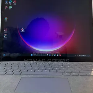 New Laptop Microsoft Surface 8GB Intel Core i5 SSD 256GB