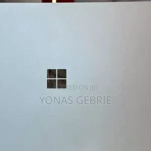 New Laptop Microsoft Surface 8GB Intel Core i5 SSD 256GB