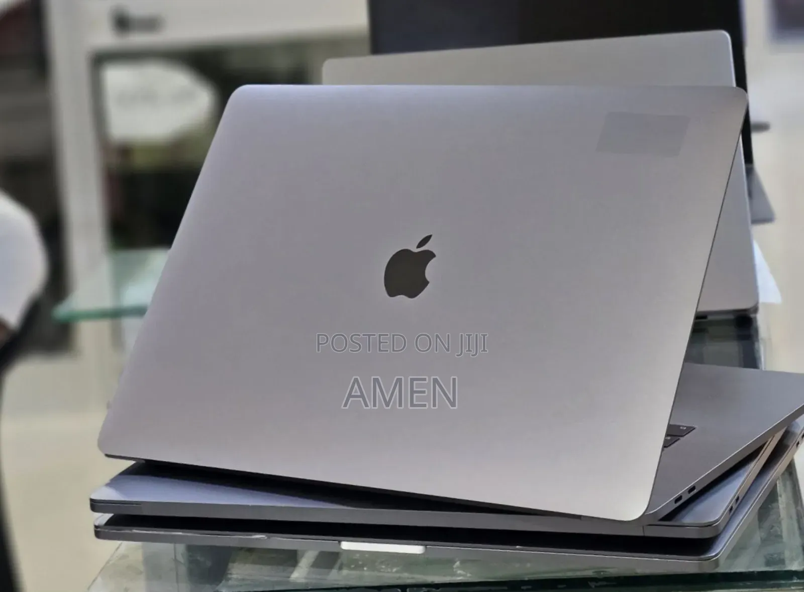 New Laptop Apple MacBook Pro 2017 16GB Intel Core i7 SSD 512GB