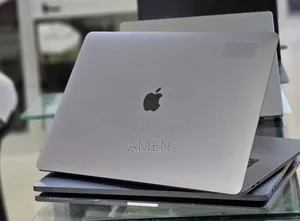 New Laptop Apple MacBook Pro 2017 16GB Intel Core i7 SSD 512GB