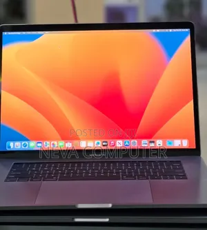 New Laptop Apple MacBook Pro 2017 16GB Intel Core i7 SSD 512GB