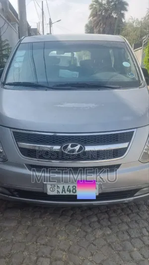 Hyundai Starex 2011 Silver