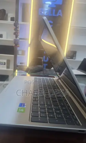 New Laptop HP 8GB Intel Core i7 SSD 512GB
