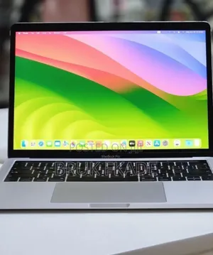 New Laptop Apple MacBook Pro 2018 8GB Intel Core i5 SSD 256GB