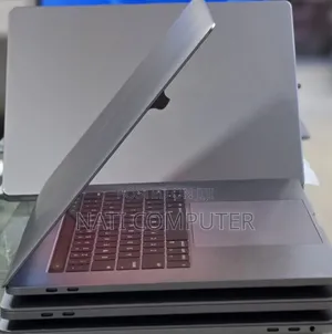 New Laptop Apple MacBook Pro 2017 16GB Intel Core i7 SSD 512GB