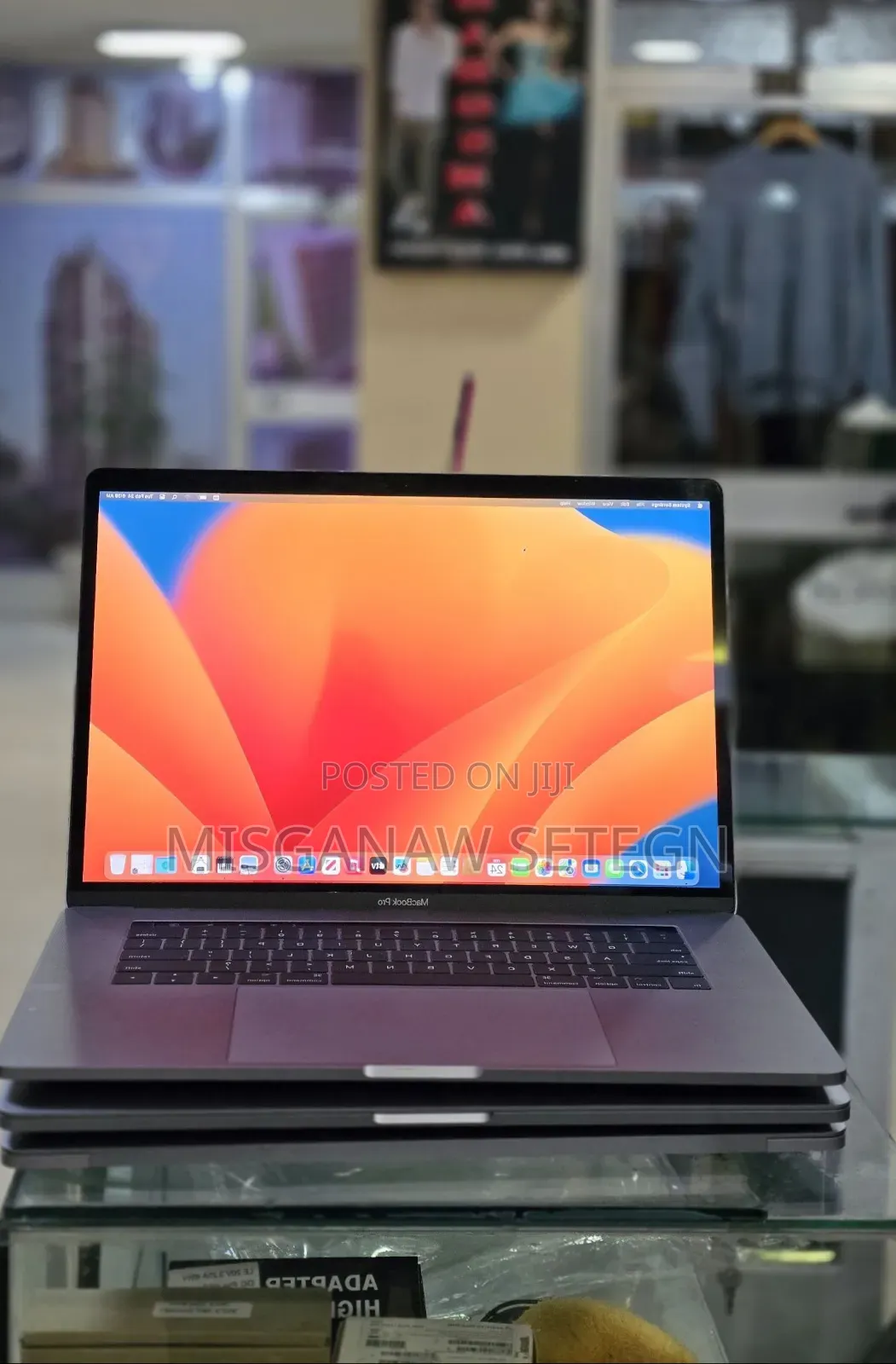 New Laptop Apple MacBook Pro 2019 16GB Intel Core i7 SSD 1T