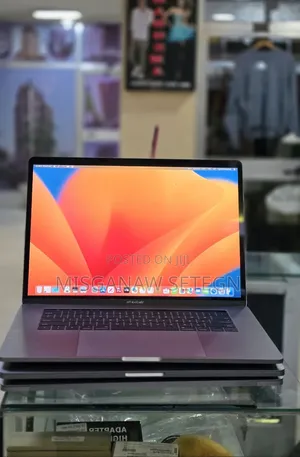 New Laptop Apple MacBook Pro 2019 16GB Intel Core i7 SSD 1T