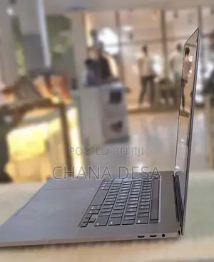 New Laptop Apple MacBook Pro 2019 16GB Intel Core i7 SSD 512GB