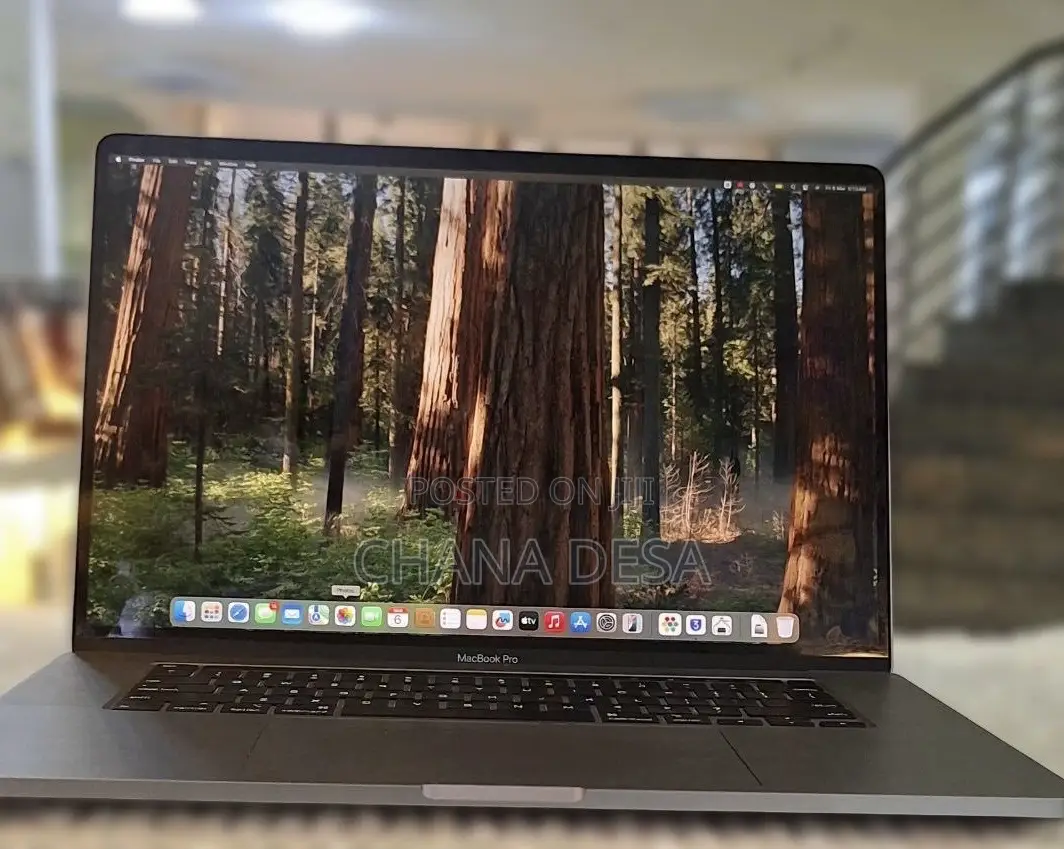 New Laptop Apple MacBook Pro 2019 16GB Intel Core i7 SSD 512GB
