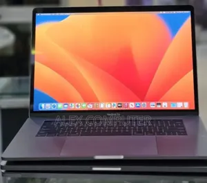 New Laptop Apple MacBook Pro 2017 16GB Intel Core i7 SSD 512GB