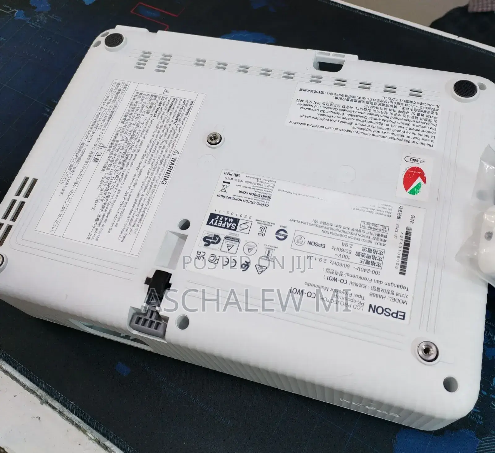 Brand New Epson Projector Model: Eb-E10 With Cartoon With