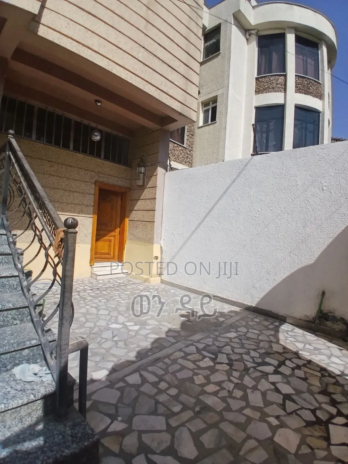Furnished 7bdrm House in Bole for sale