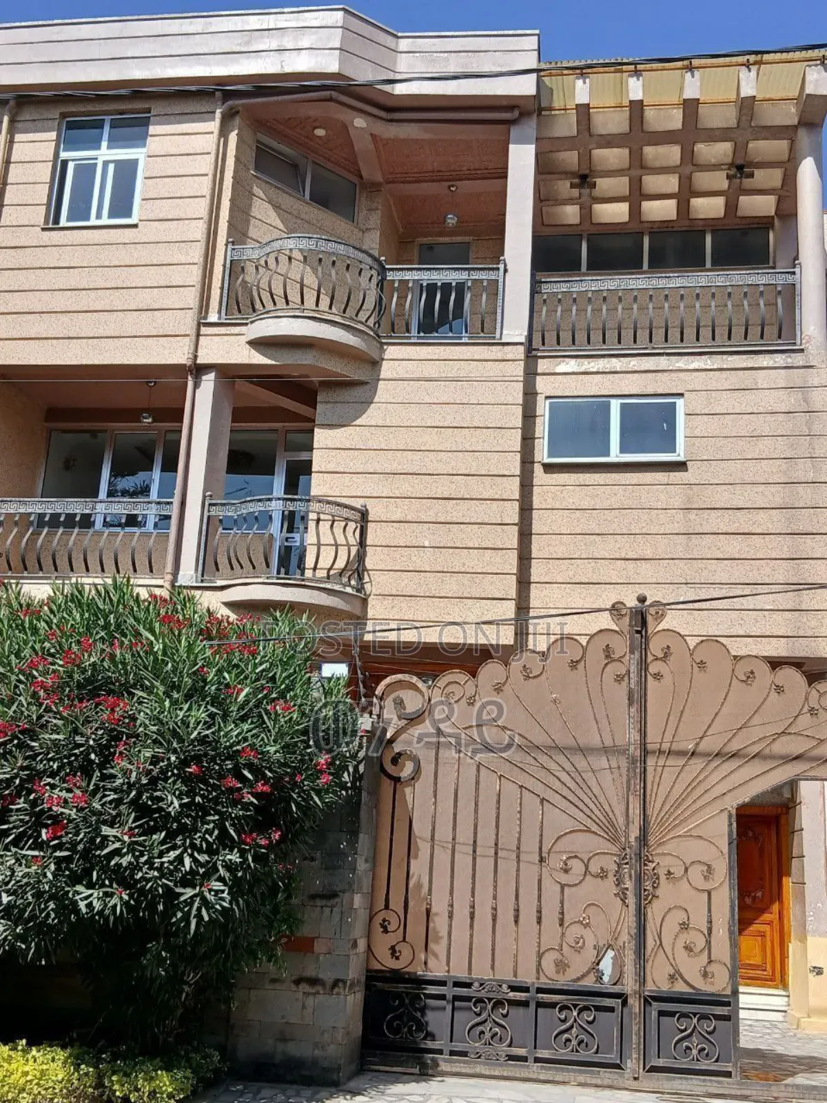 Furnished 7bdrm House in Bole for sale
