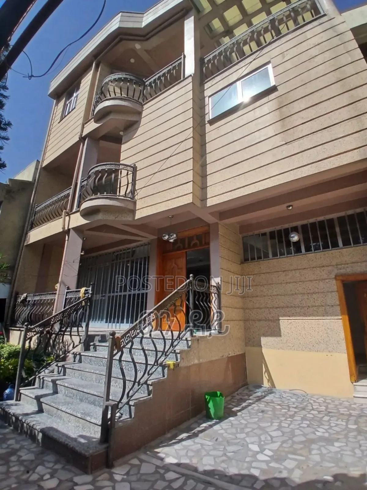 Furnished 7bdrm House in Bole for sale