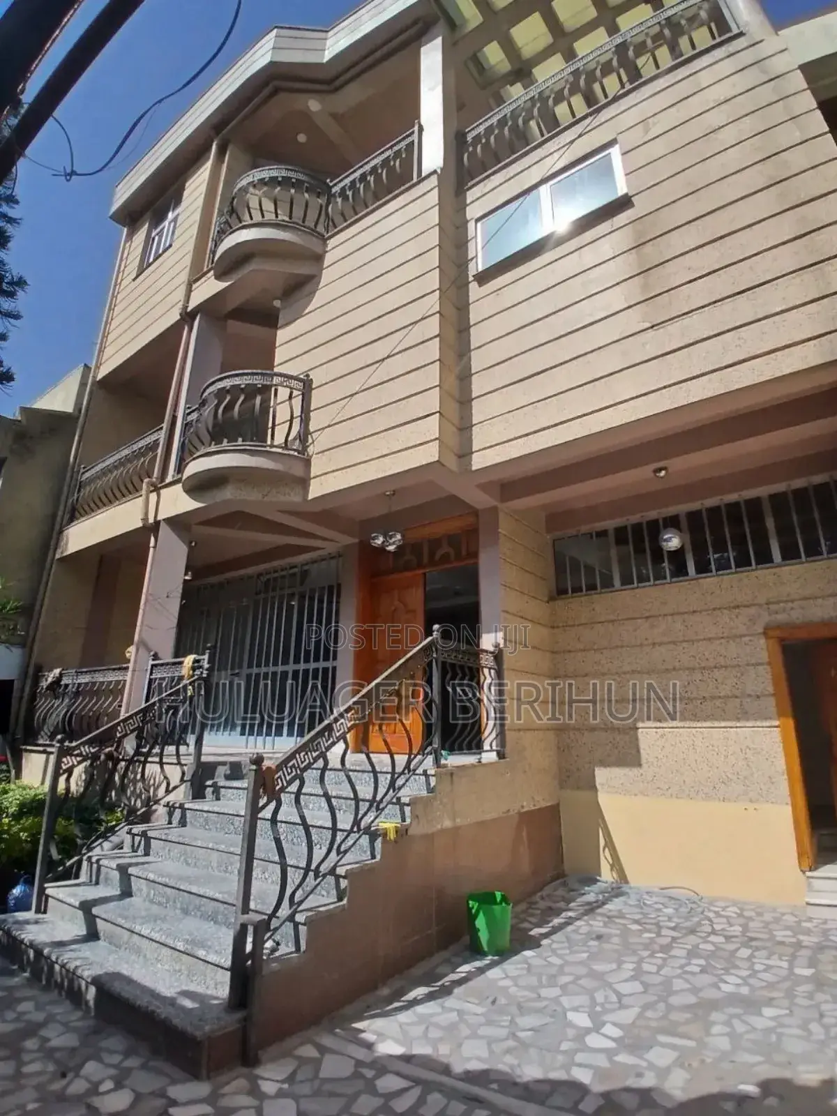 Furnished 7bdrm House in Bole for sale