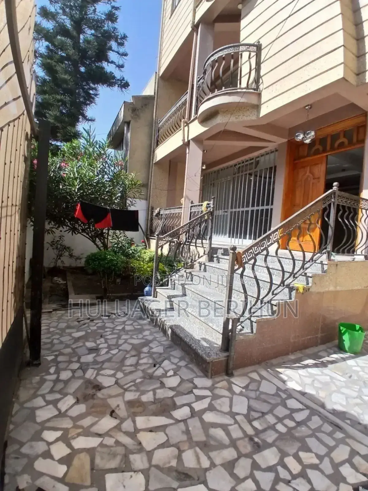 Furnished 7bdrm House in Bole for sale