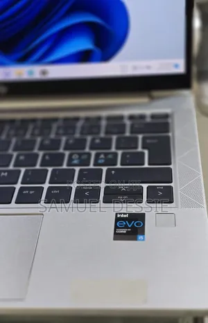 New Laptop HP EliteBook 830 G8 16GB Intel Core i5 SSD 512GB