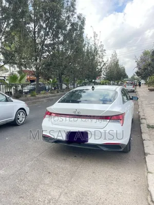 Hyundai Elantra 2022