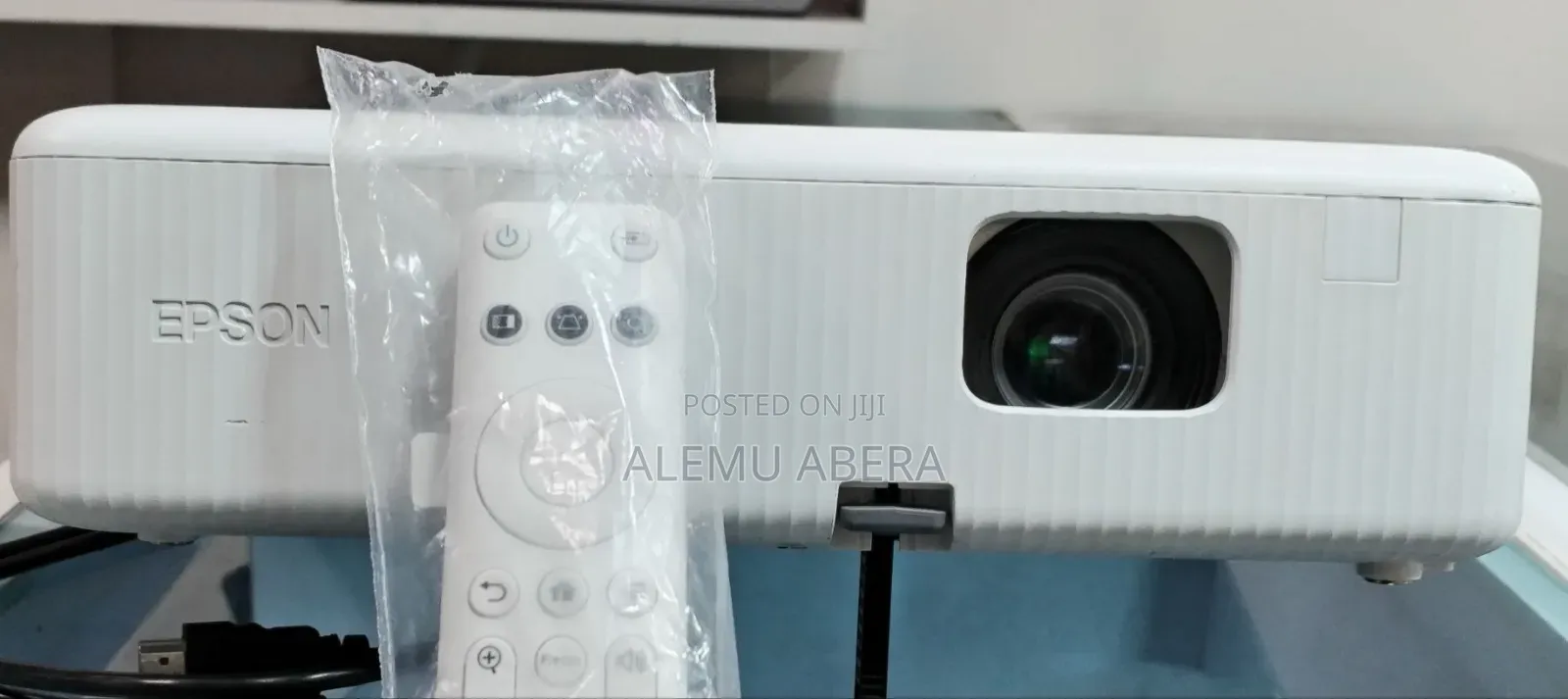 Brand New Epson Projector Model: Eb-E10 With Bag and With Best