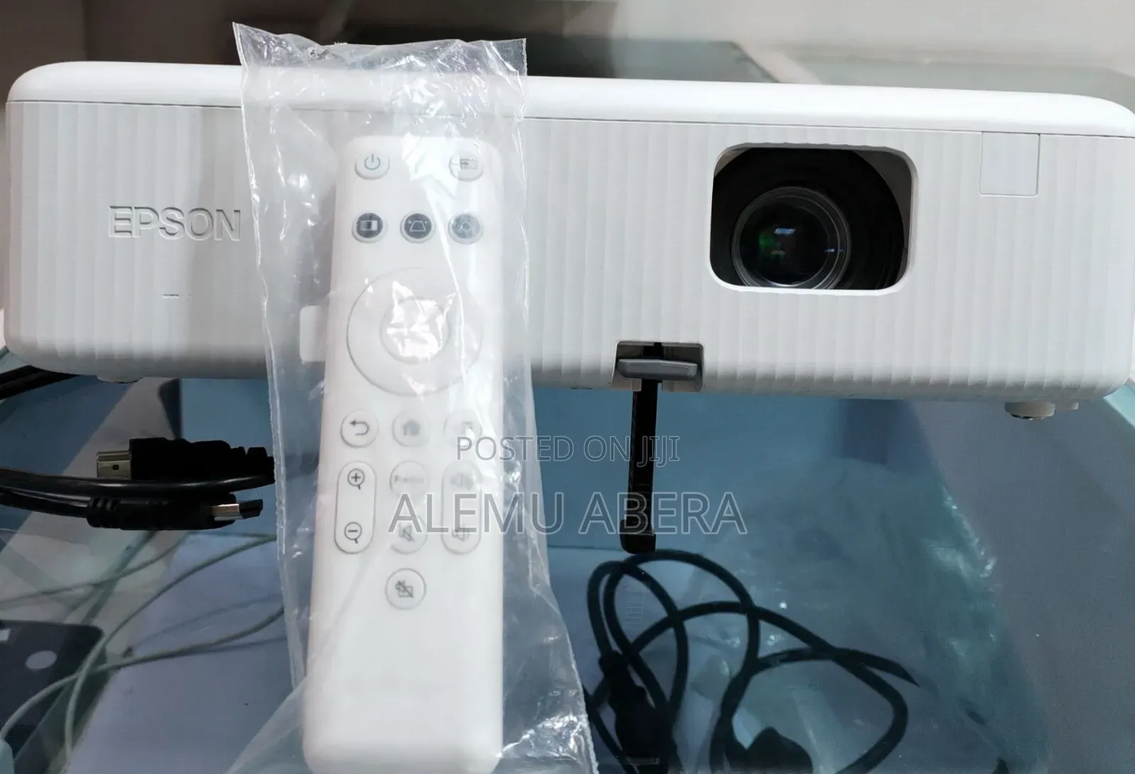 Brand New Epson Projector Model: Eb-E10 With Bag and With Best