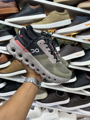 On Cloudsurfer Next Max (SwissEngineered) Made in Vietnam