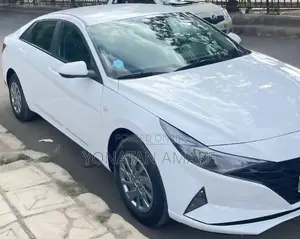 Hyundai Avante 2022 White